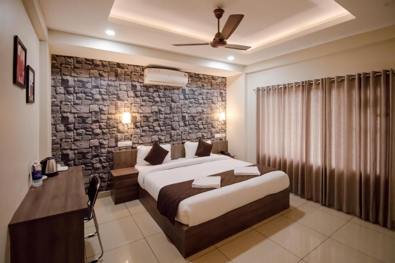 Spring Field Billets Hotel Kochi Екстериор снимка