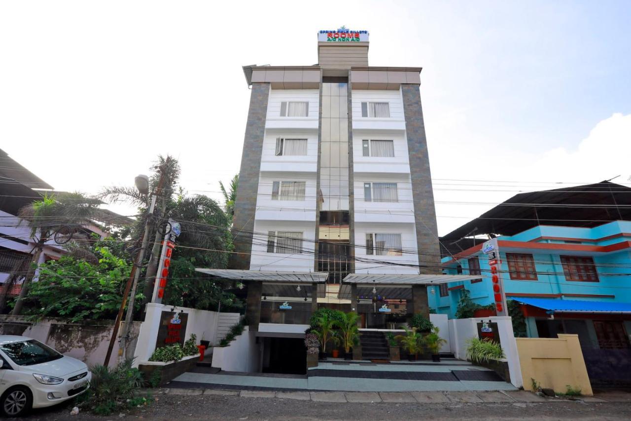 Spring Field Billets Hotel Kochi Екстериор снимка