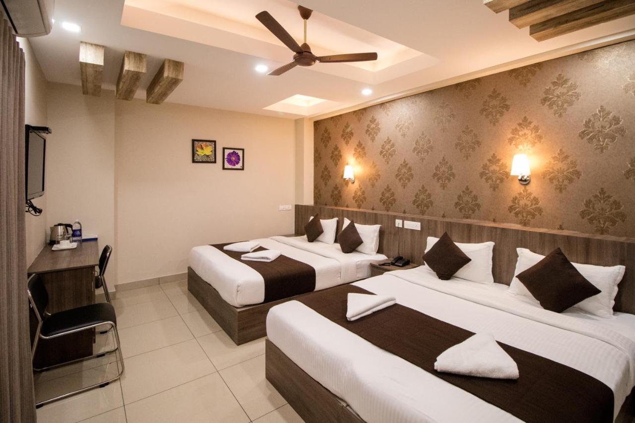 Spring Field Billets Hotel Kochi Екстериор снимка