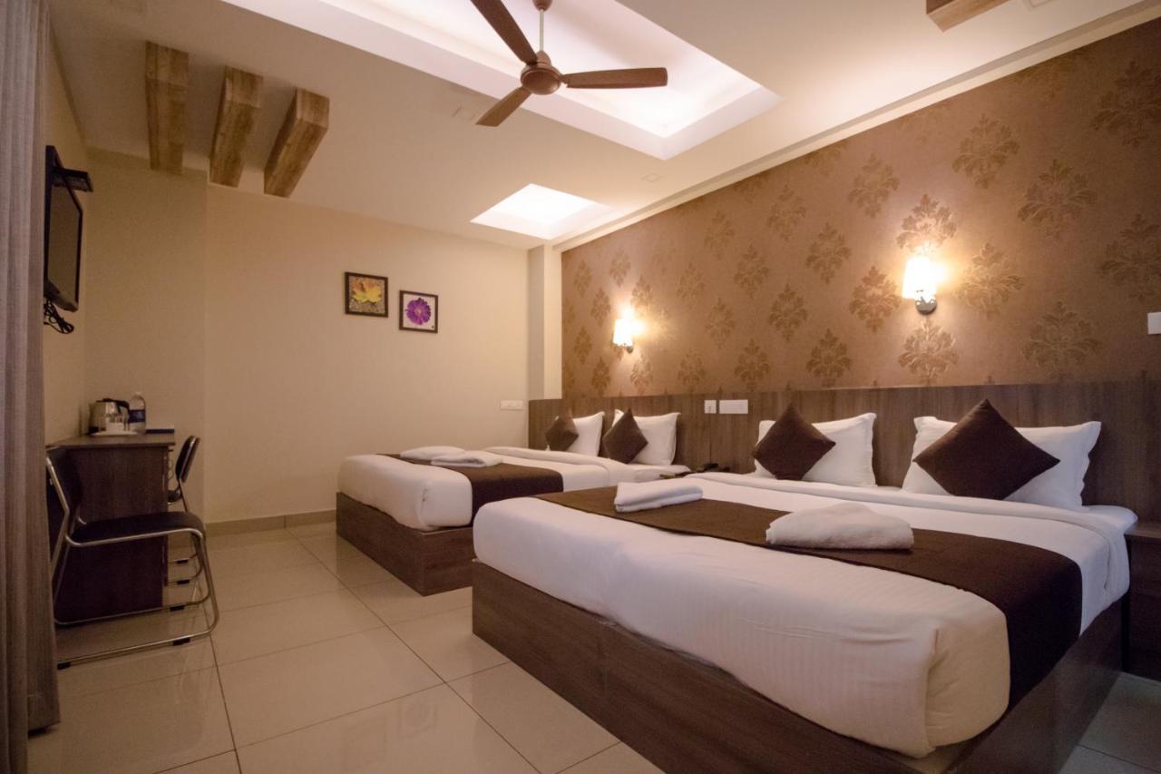 Spring Field Billets Hotel Kochi Екстериор снимка