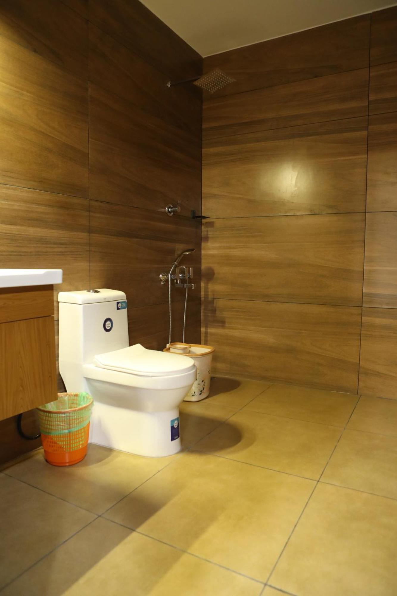 Spring Field Billets Hotel Kochi Екстериор снимка