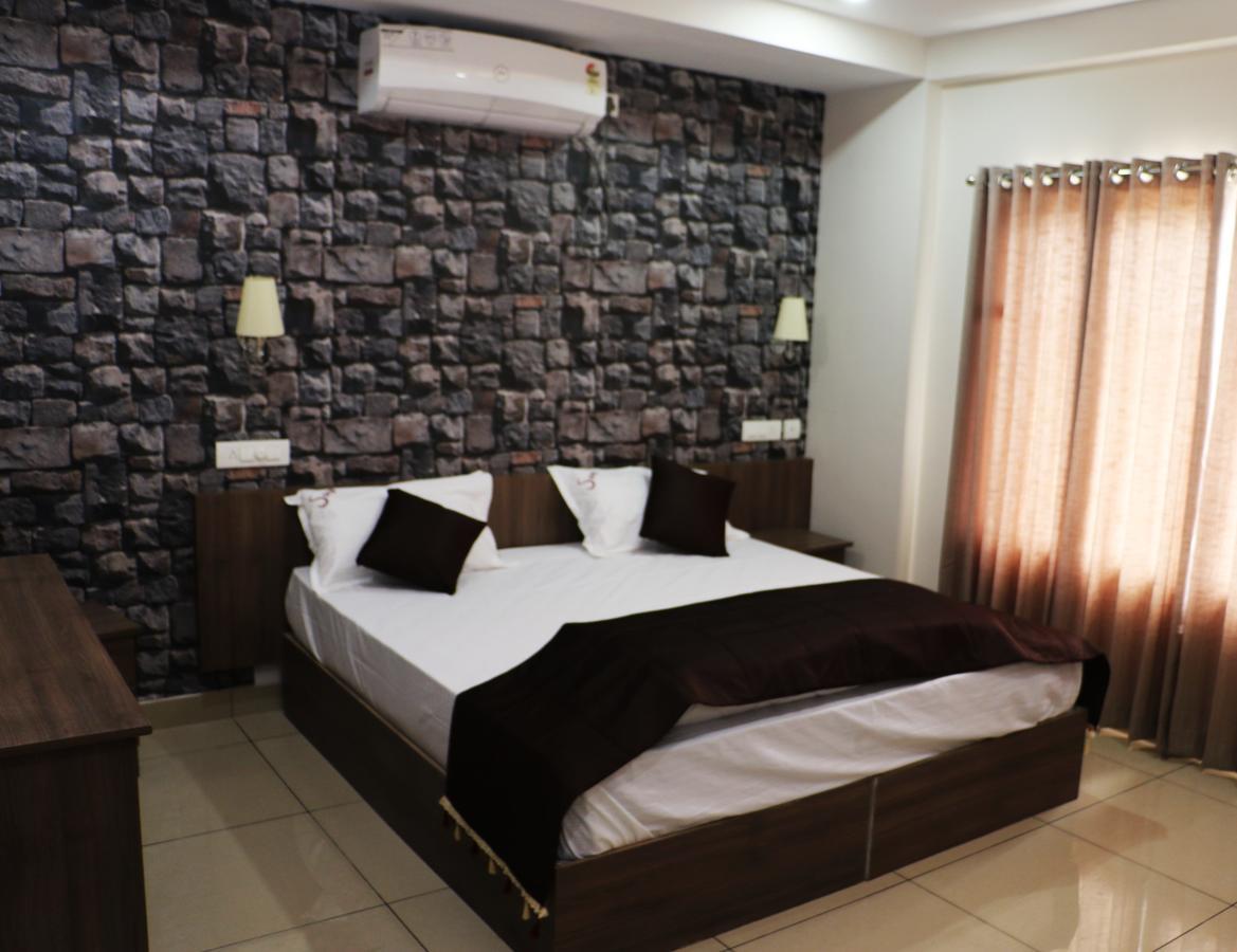 Spring Field Billets Hotel Kochi Екстериор снимка