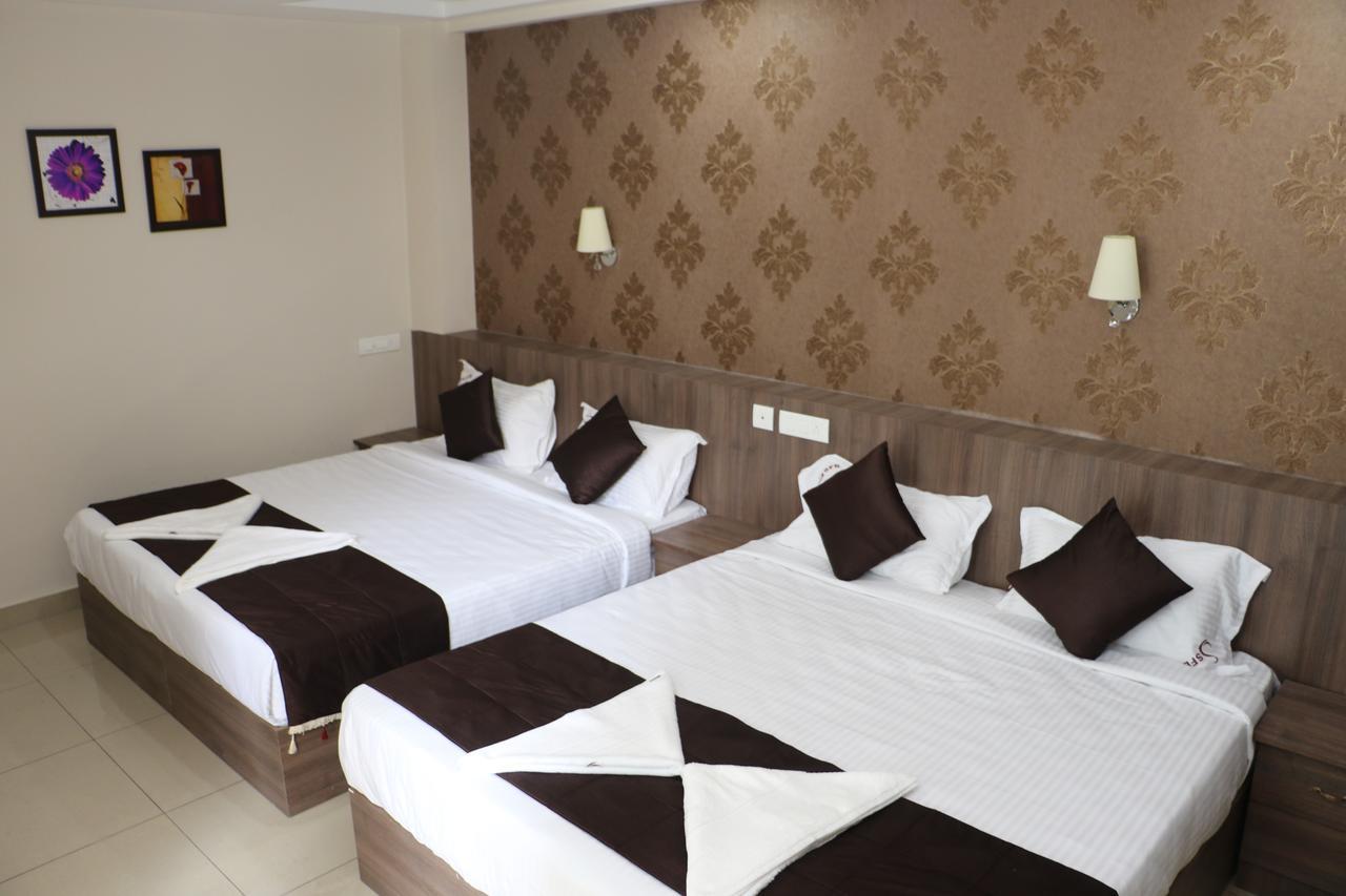 Spring Field Billets Hotel Kochi Екстериор снимка