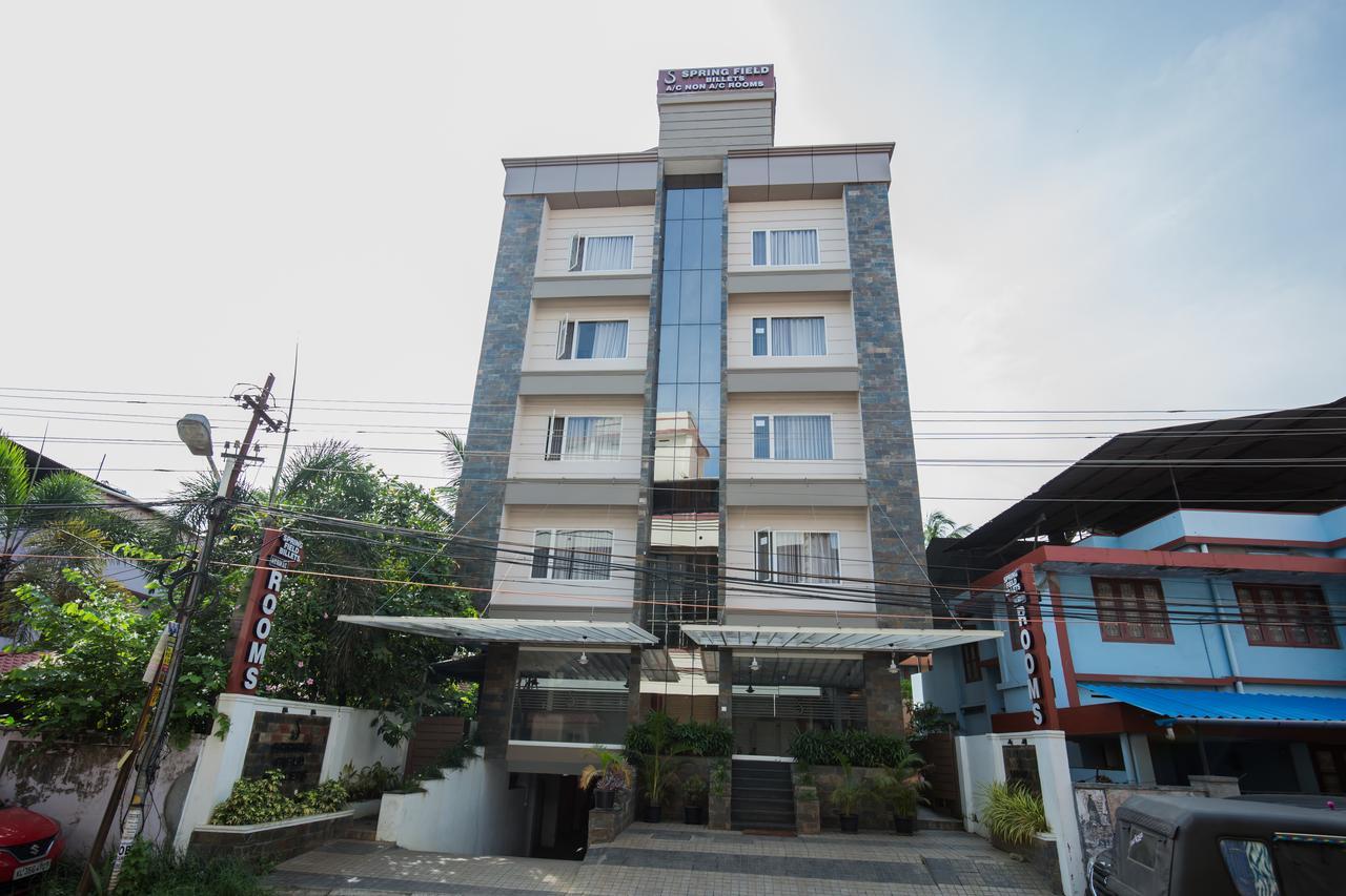 Spring Field Billets Hotel Kochi Екстериор снимка